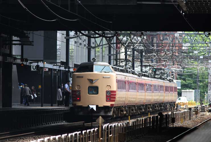 東海道本線　485系特急「雷鳥」　京都駅