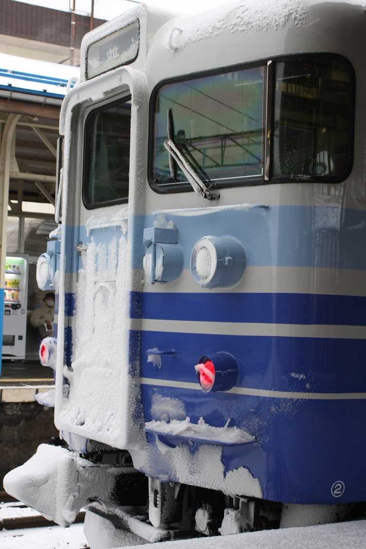 115系普通列車 北陸本線直江津駅