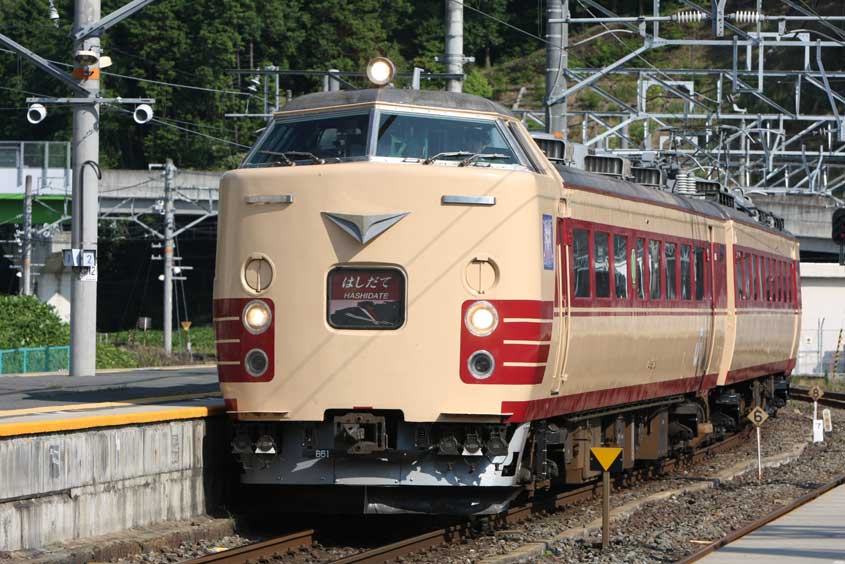 山陰本線園部駅　183系特急「はしだて」