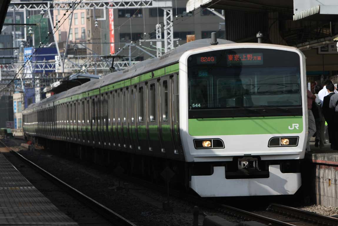 山手線有楽町駅　E231系普通列車