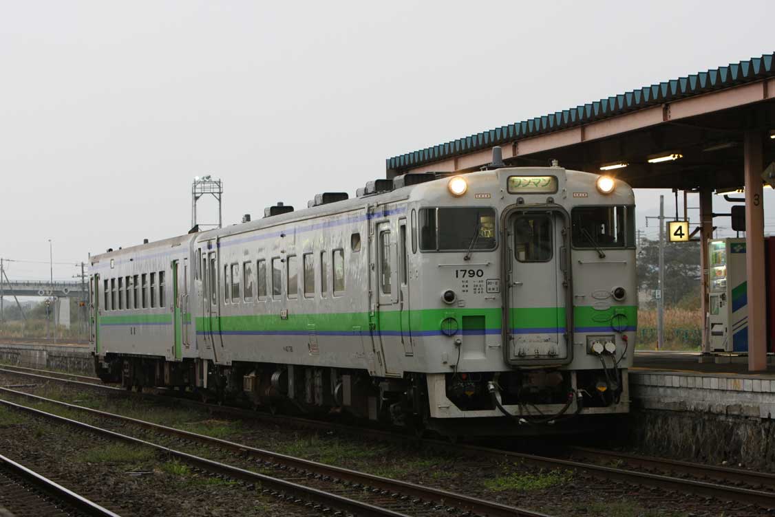 函館本線長万部駅　キハ40普通列車