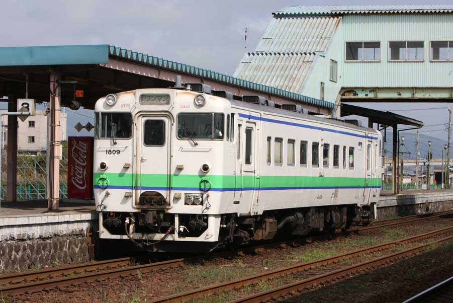 函館本線長万部駅　キハ40普通列車