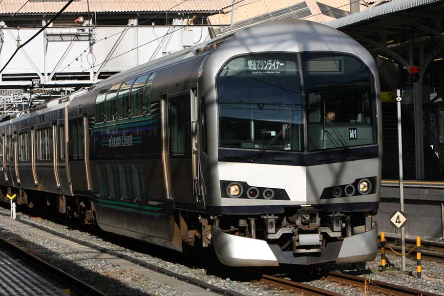 岡山駅5000系「快速マリンライナー」