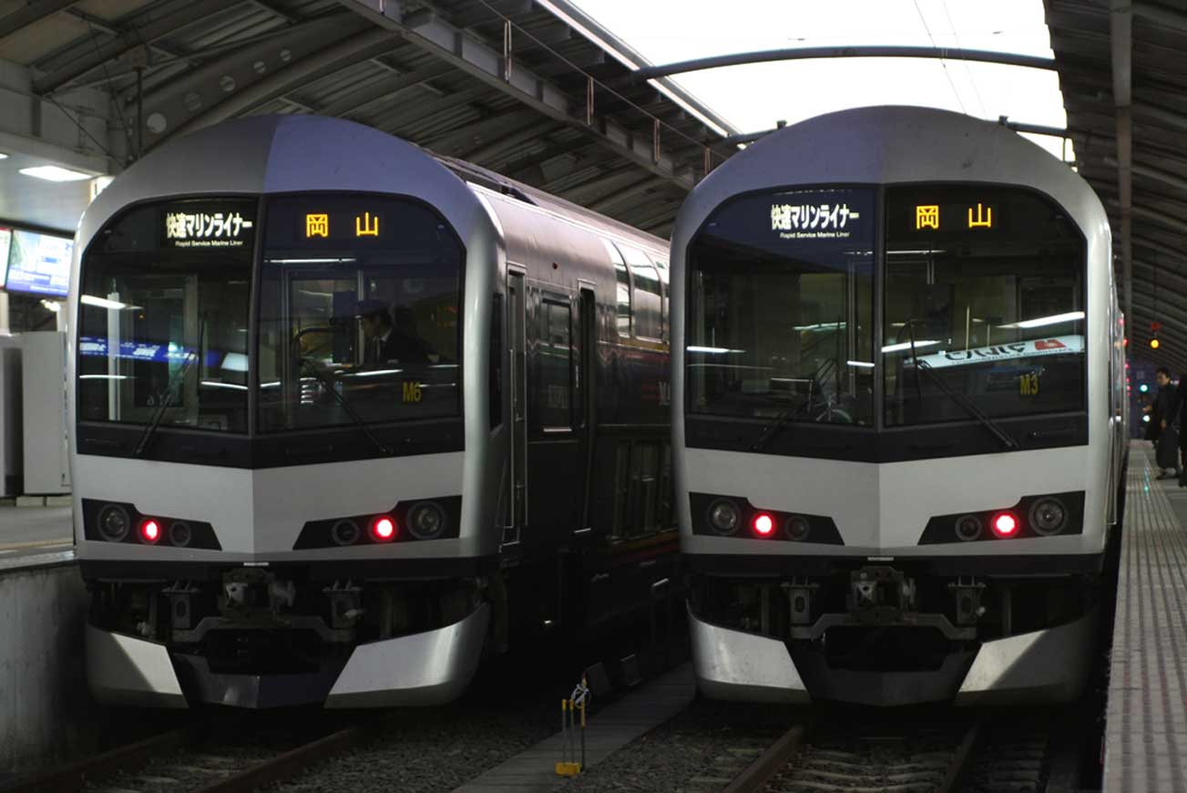 予讃線高松駅　5000系「快速マリンライナー」