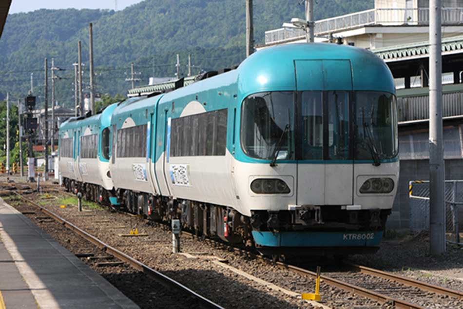 西舞鶴駅　北近畿タンゴ鉄道特急車両