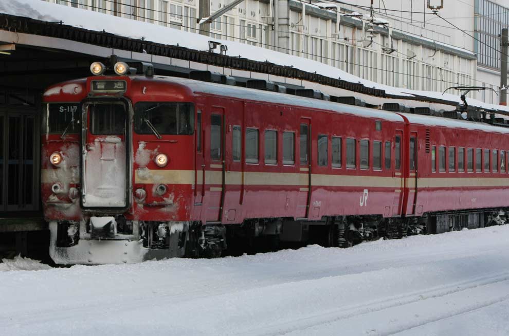 旭川駅　711系普通列車