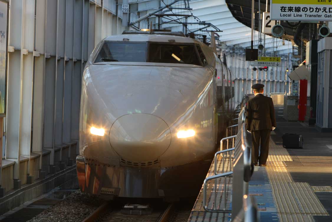 山陽新幹線岡山駅　100系新幹線「こだま」