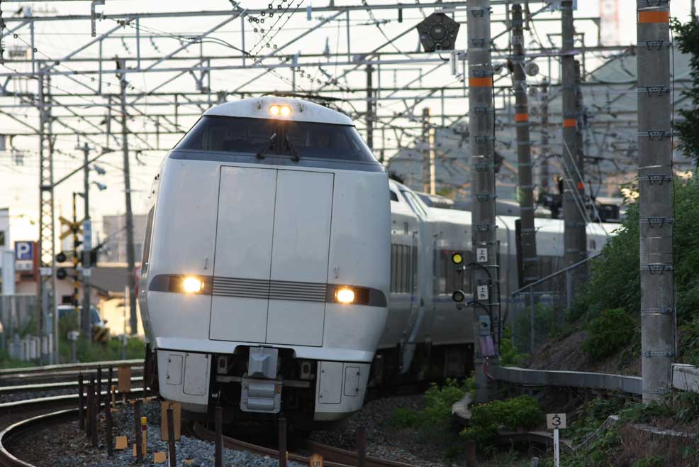 東海道本線山崎－長岡京　683系特急「サンダーバード」