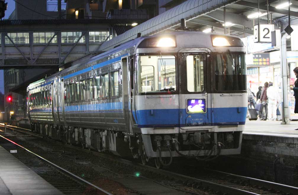 徳島駅 キハ185系特急「剣山」