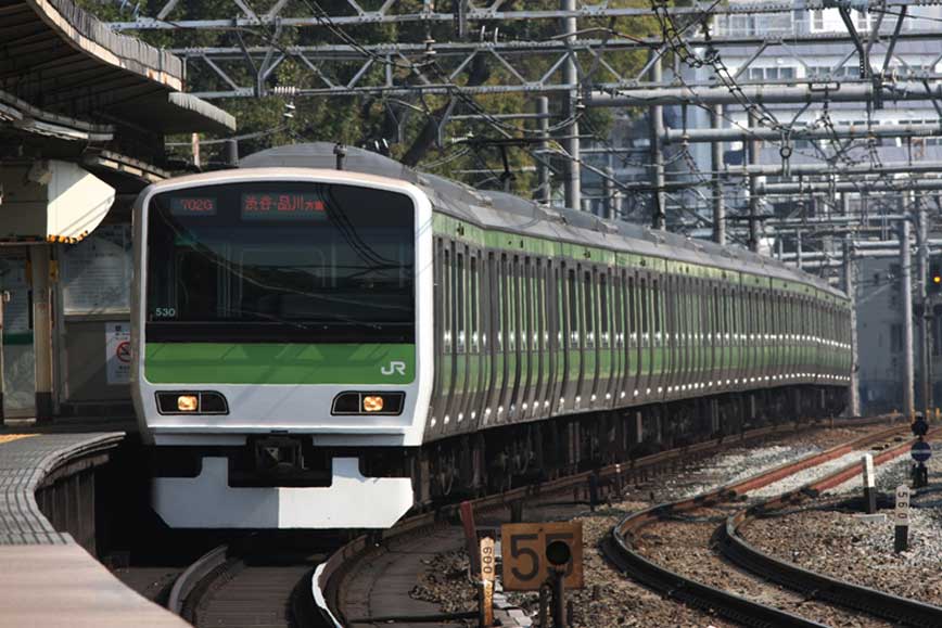 山手線原宿駅 E231系普通列車