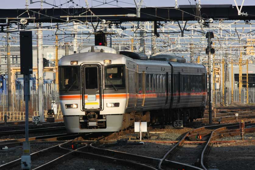 東海道本線豊橋駅入線　373系「ホームライナー豊橋」