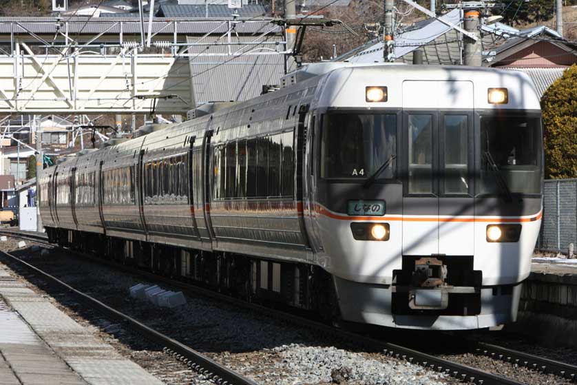 中央本線薮原駅通過　383系特急「ワイドビューしなの」