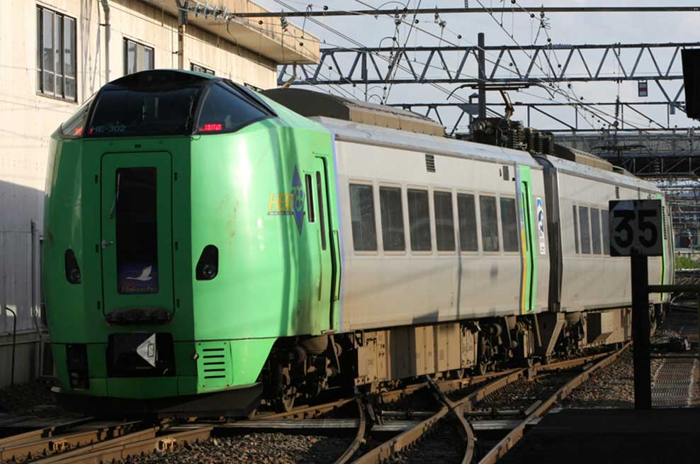 青森駅　789系100番台特急「スーパー白鳥」