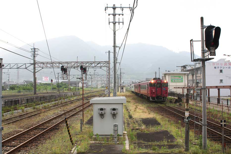 和田山駅入線　キハ40系普通列車