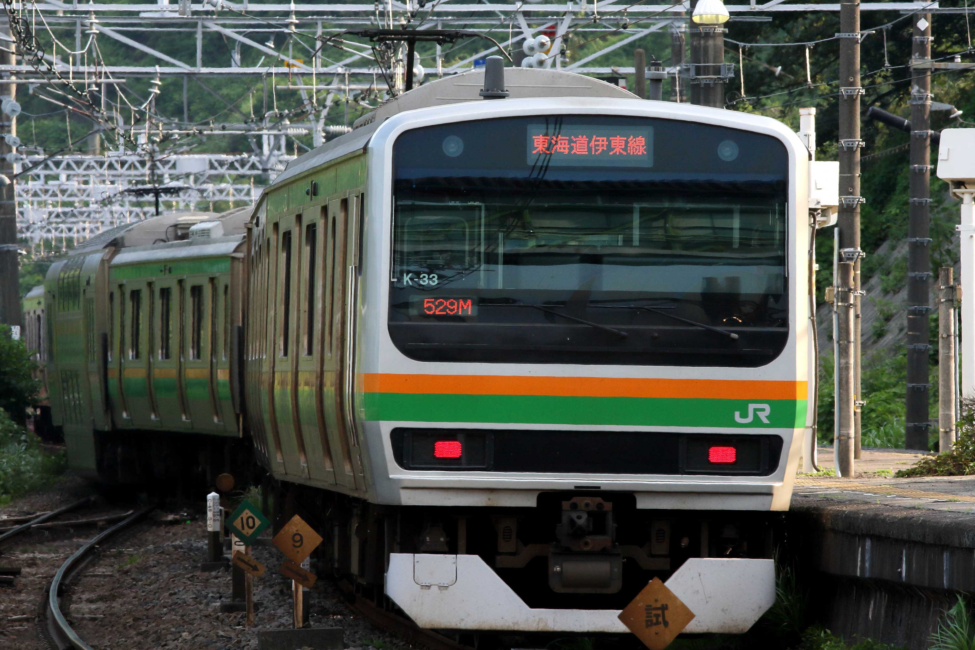 根府川駅 E231系普通列車