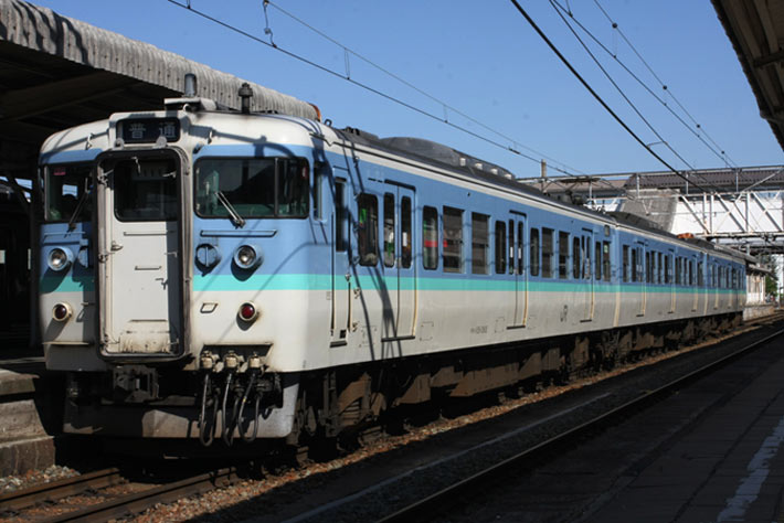 しなの鉄道線小諸駅 115系普通列車