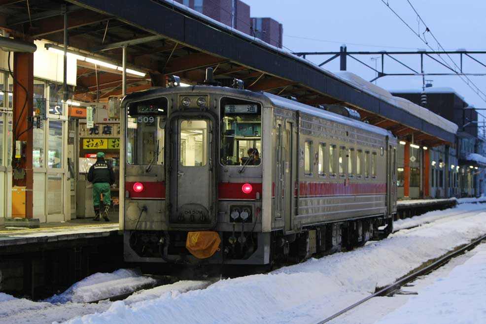 旭川駅　キハ54形普通列車