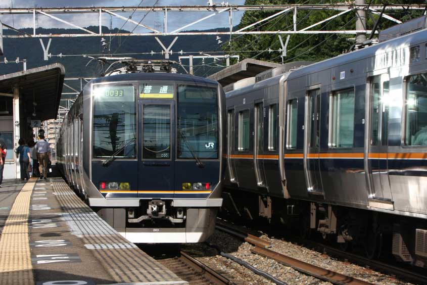 東海道本線山崎駅　321系普通列車