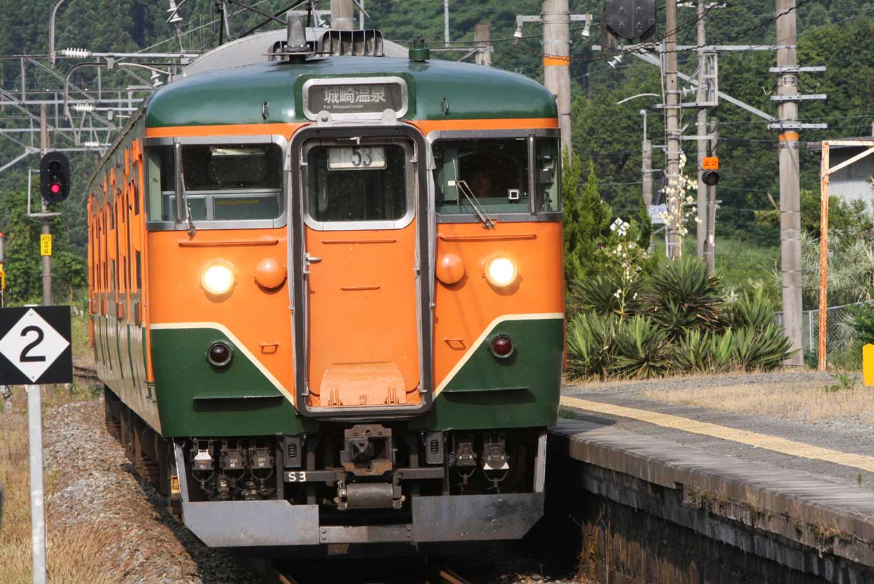 山陰本線上夜久野駅　113系普通列車