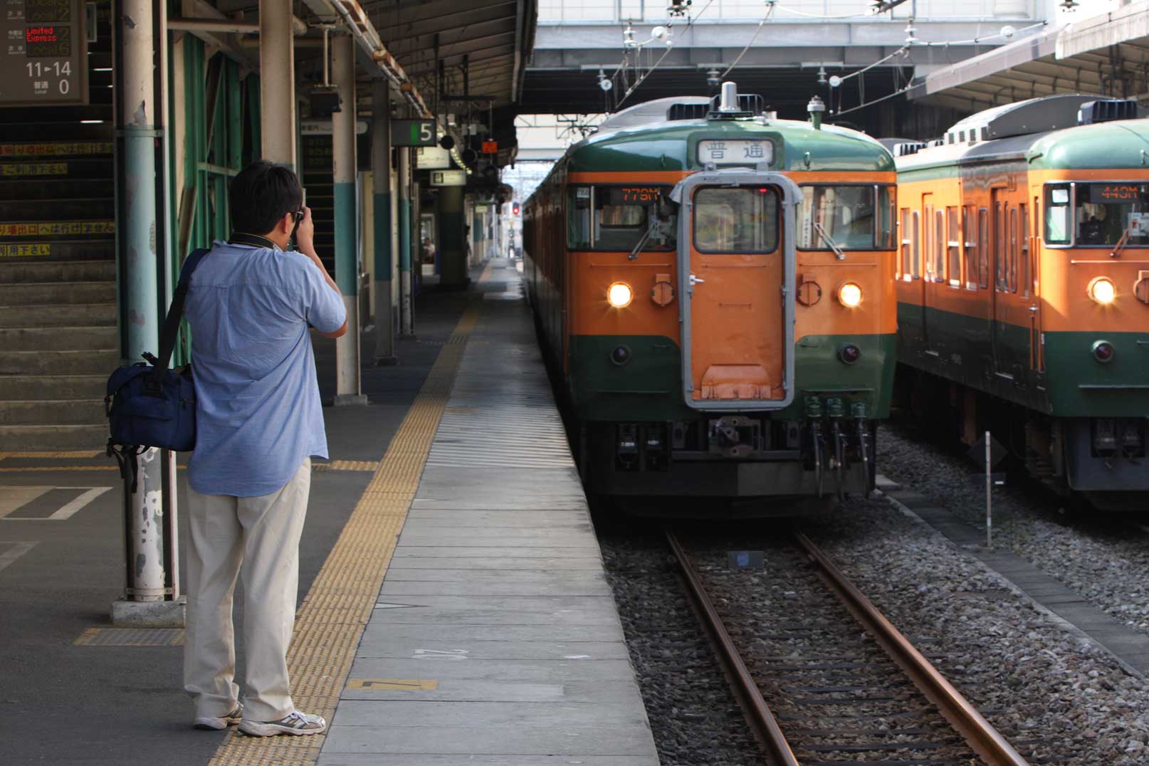 高崎駅　115系（湘南色）普通列車