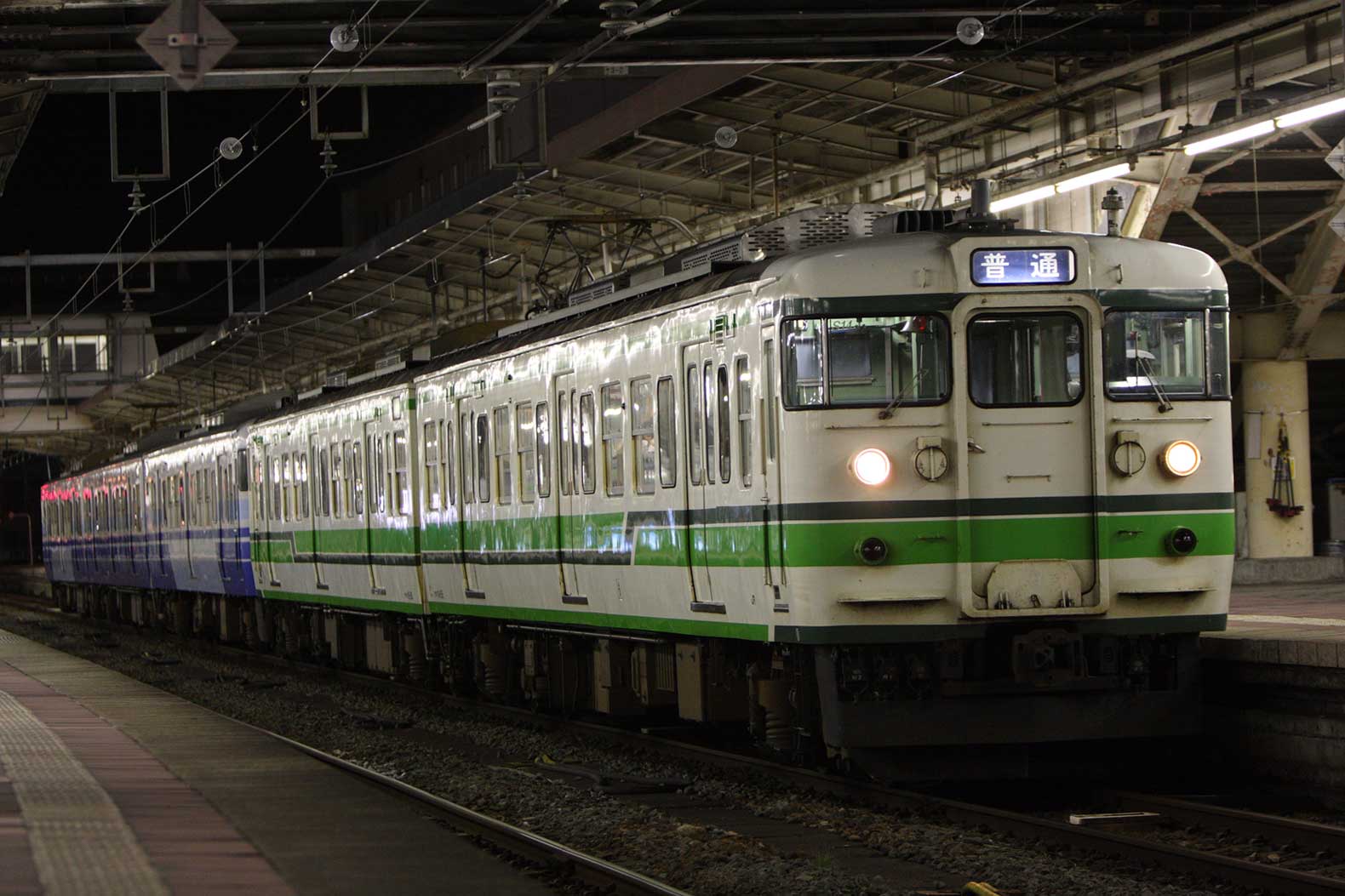 新潟駅　115系普通列車