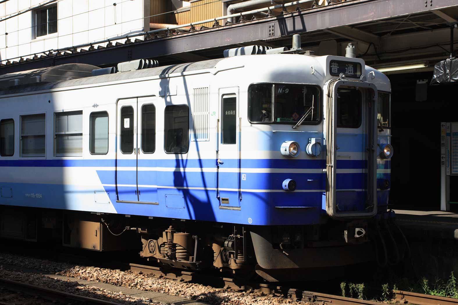 信越本線長岡駅　115系普通列車