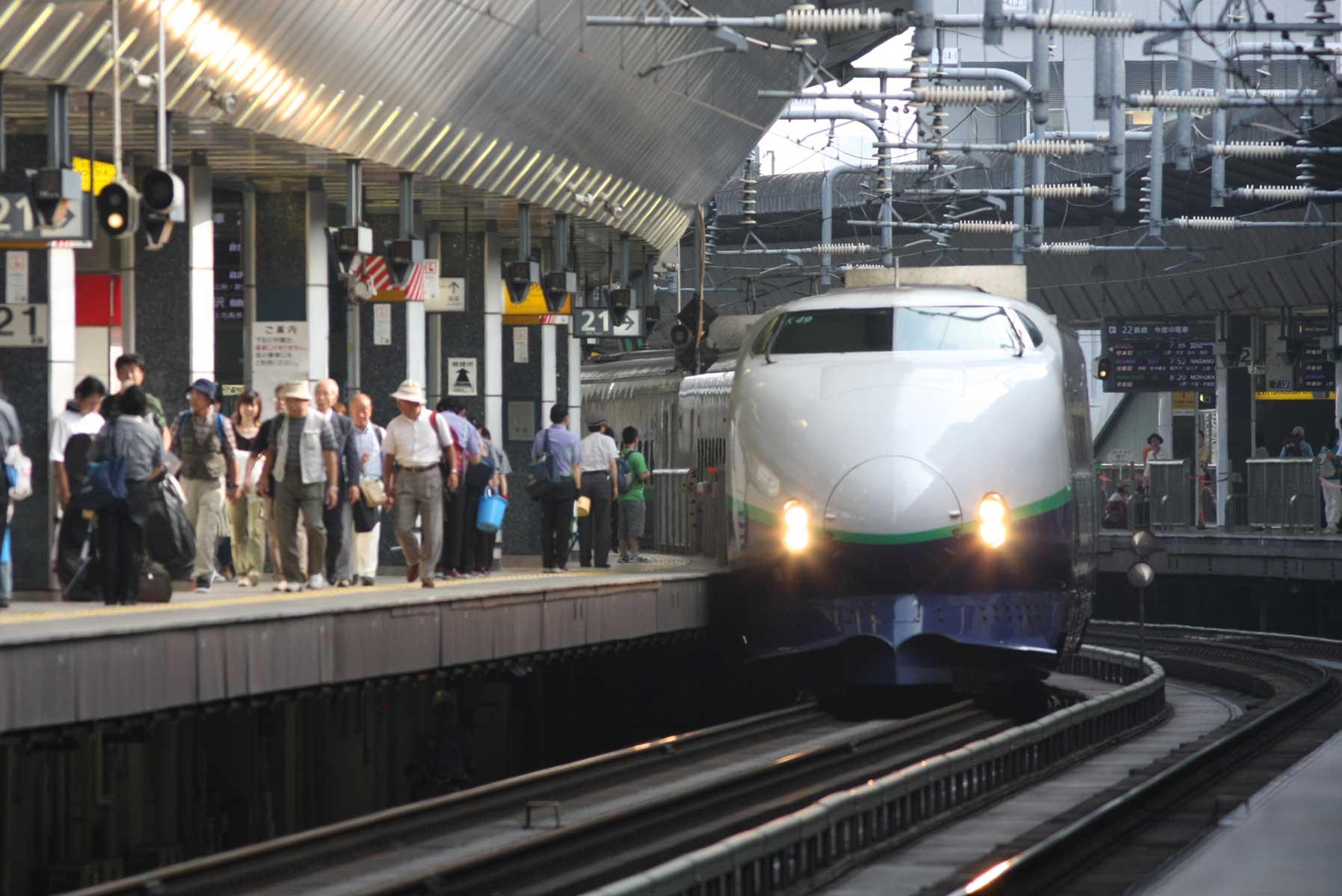 東京駅入線　200系新幹線「とき」