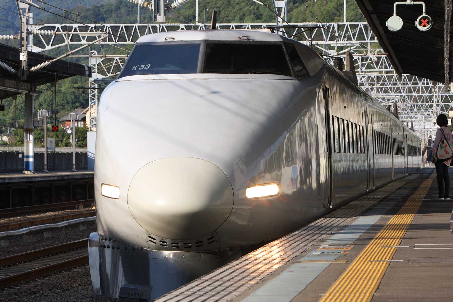 東海道新幹線新尾道駅　100系新幹線「こだま」