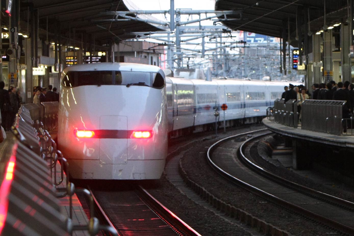 東海道新幹線名古屋駅　300系新幹線「ひかり」