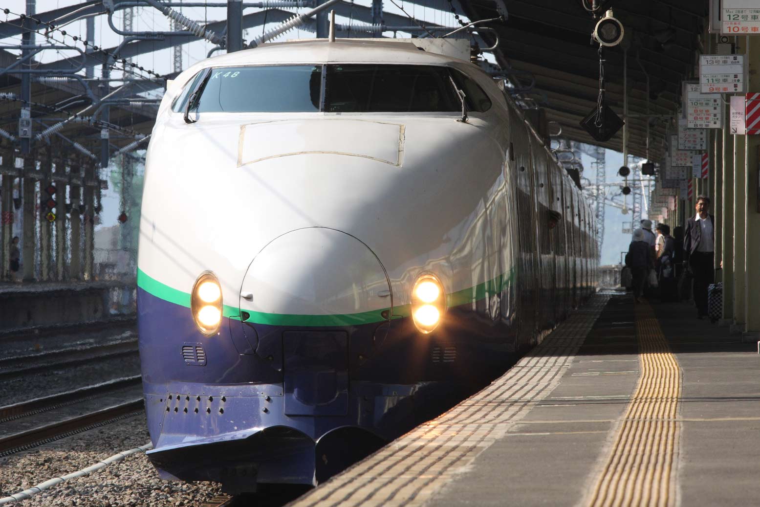 上越・長野新幹線高崎駅　200系新幹線「たにがわ」