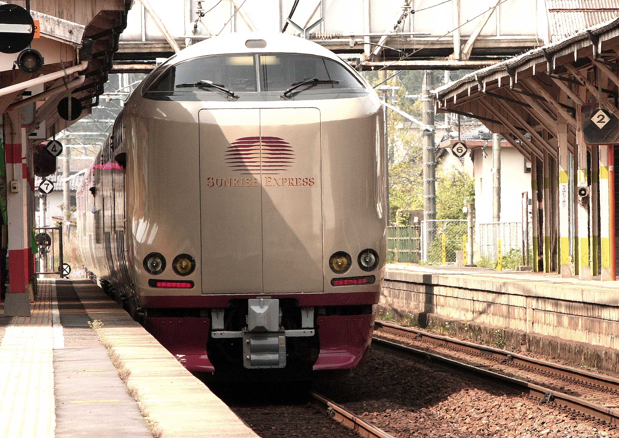 山陰本線宍道駅　285系寝台特急「サンライズ出雲」