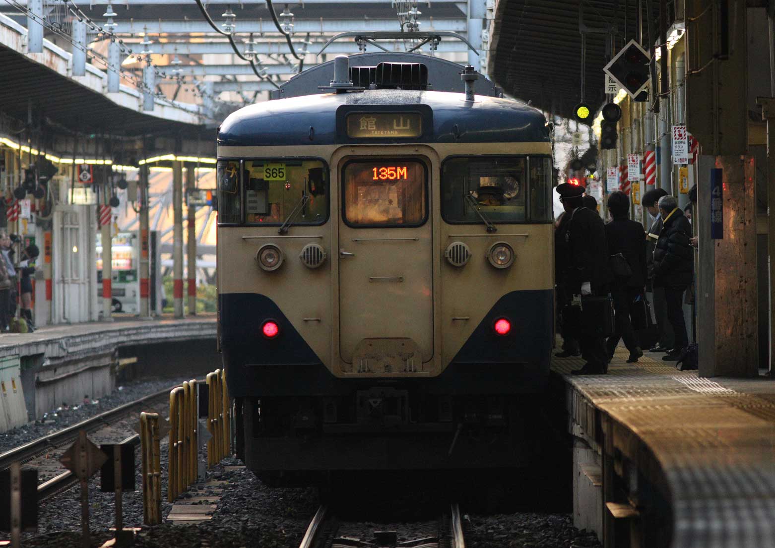 千葉駅 113系普通列車