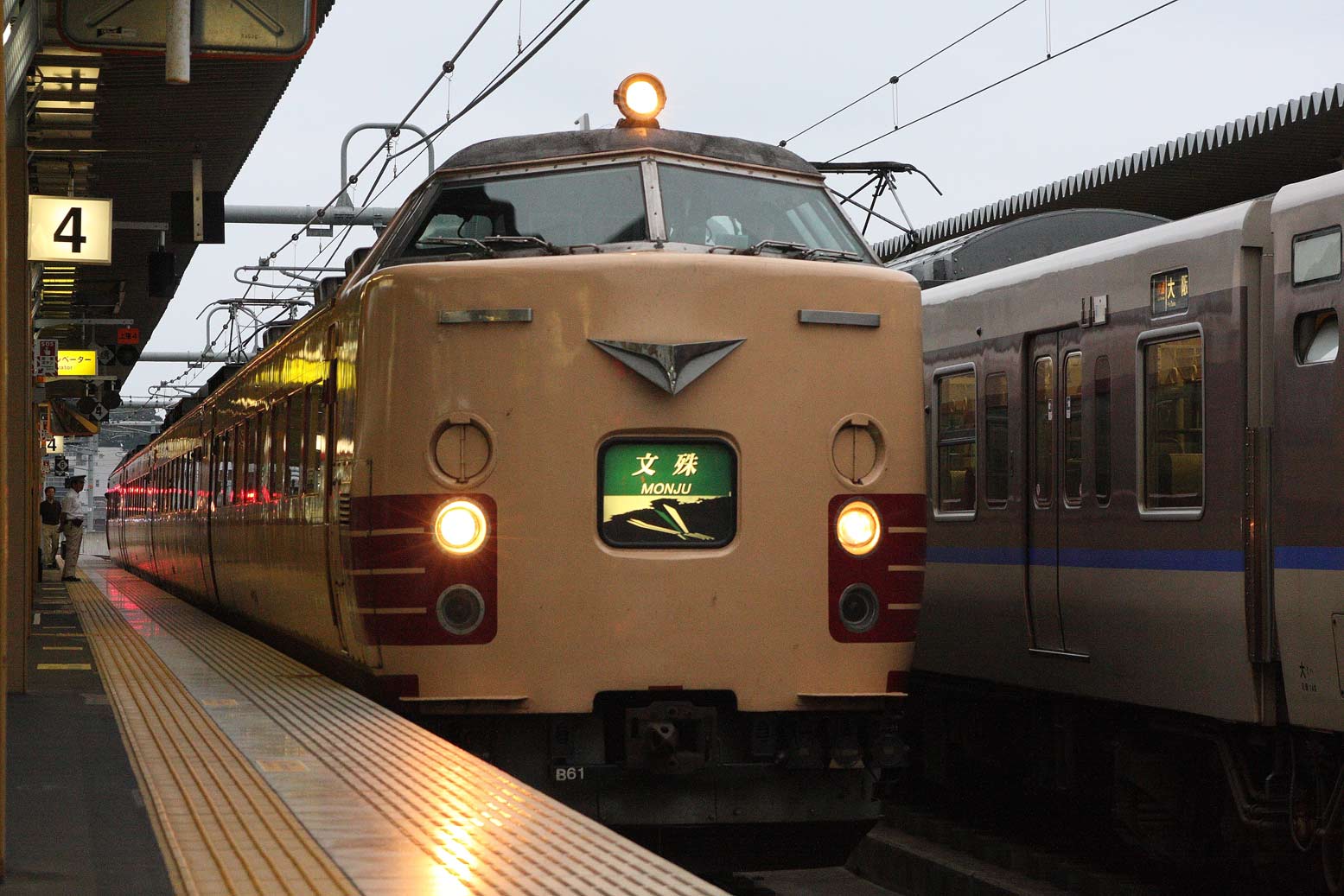 福知山線福知山駅　183系特急「文殊」