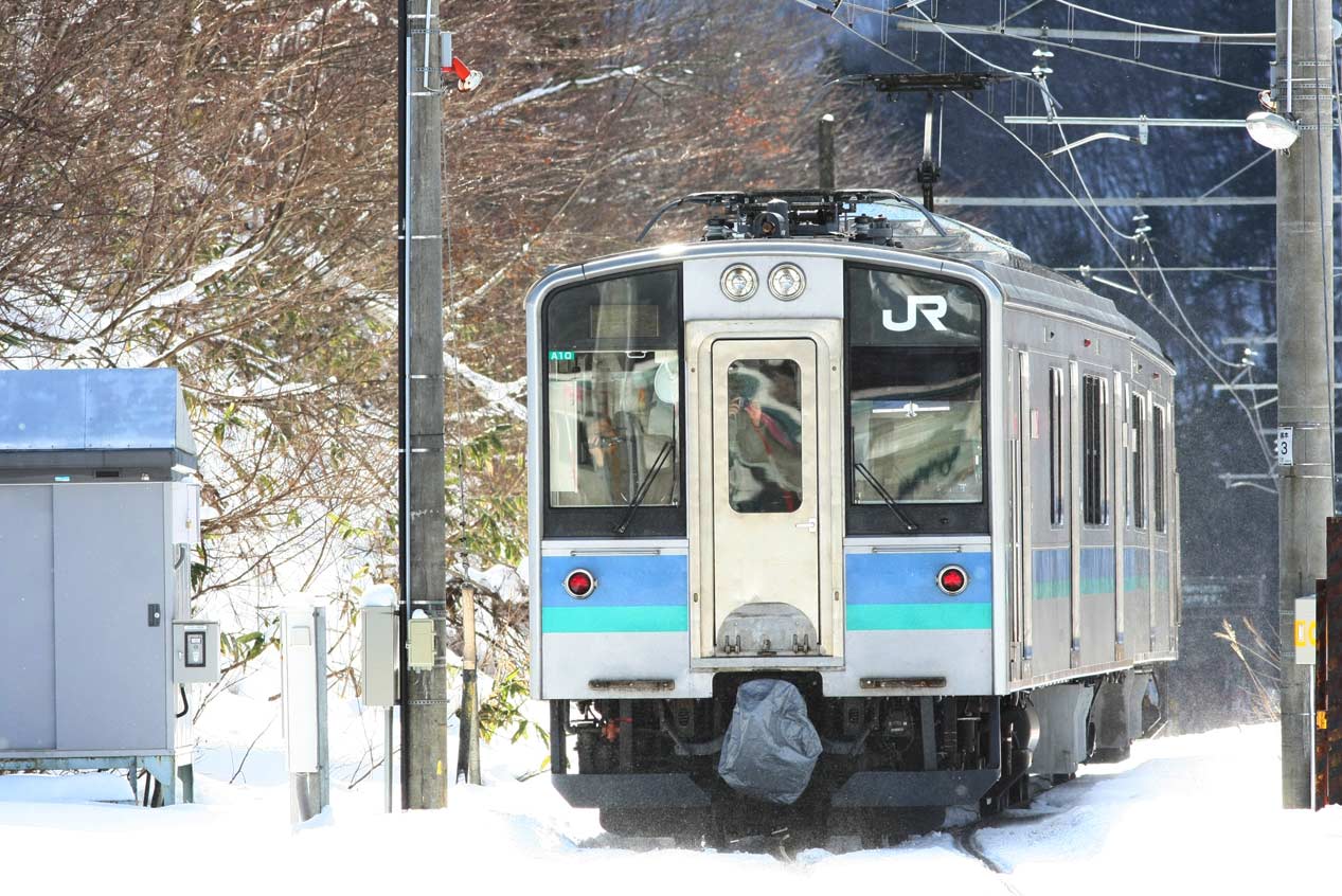 大糸線簗場スキー場前－簗場　E127系普通列車