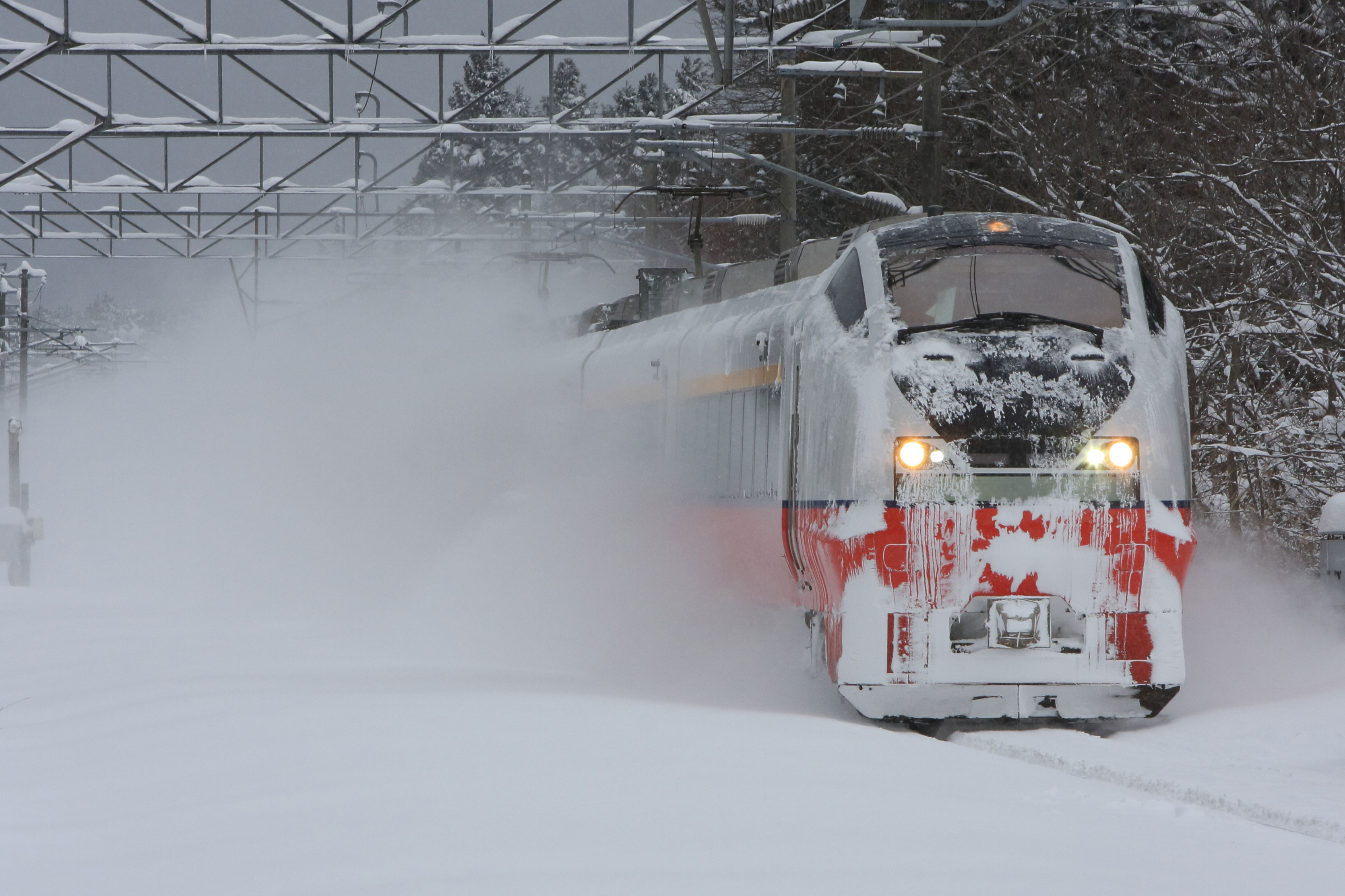 東北本線狩場沢－清水川　E751系特急「つがる」