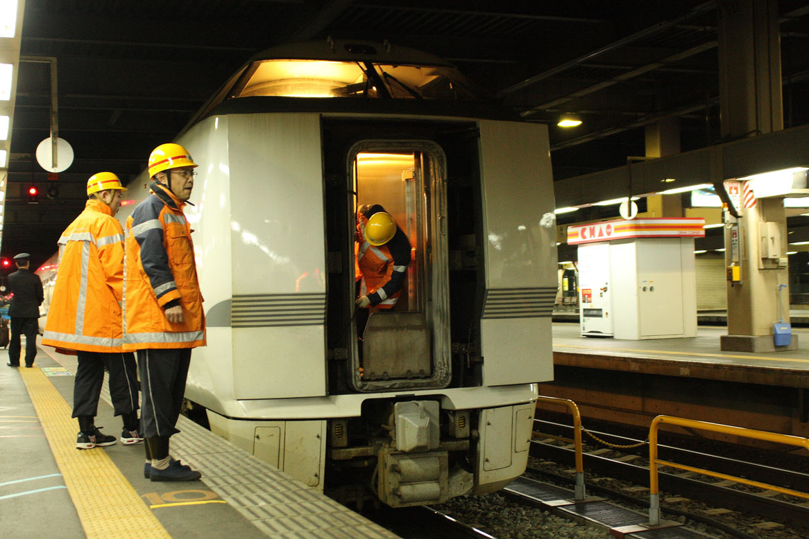 北陸本線金沢駅　683系特急「サンダーバード」