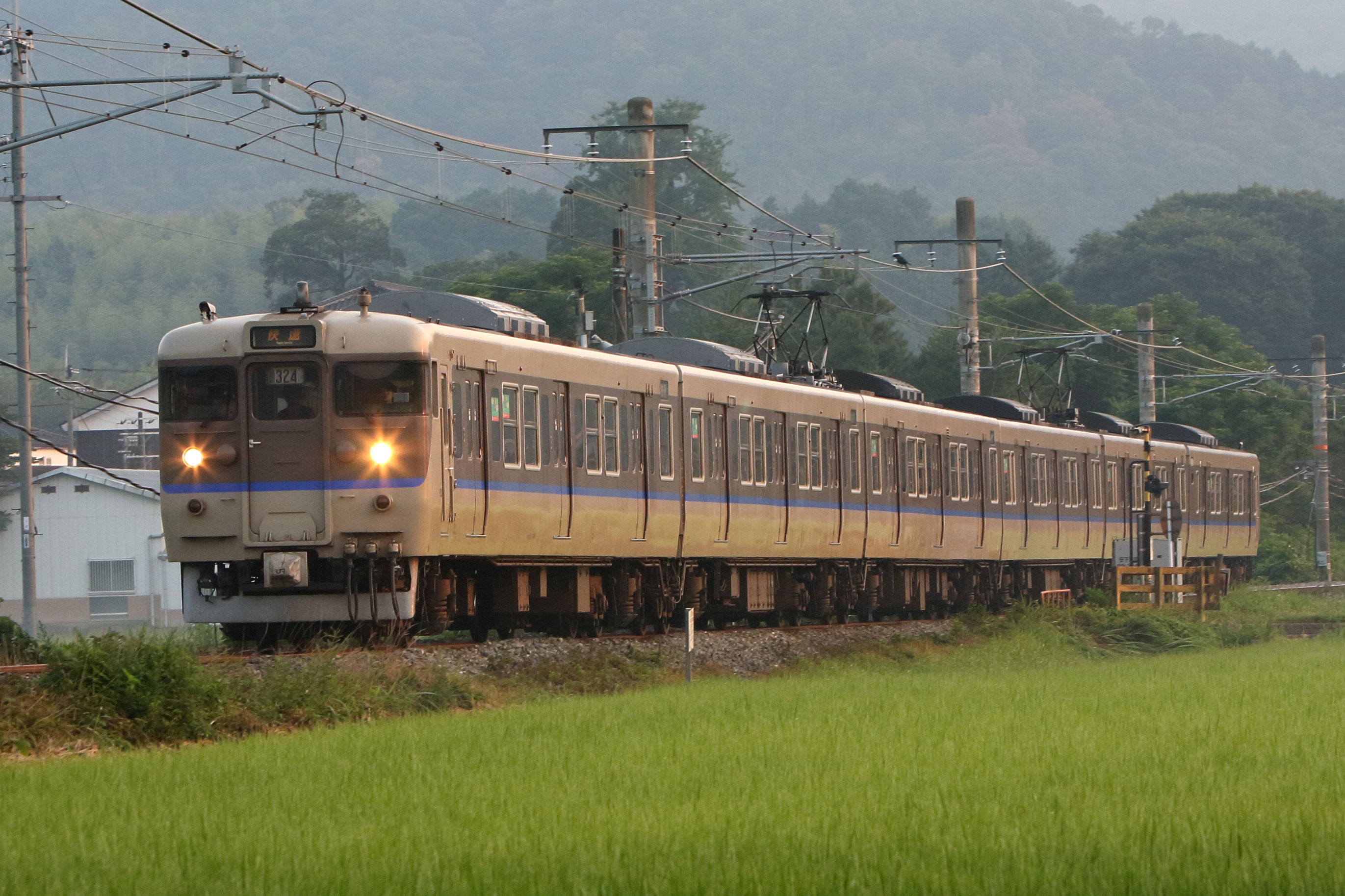 福知山線丹波竹田-市島 113系普通列車(JR西日本色)