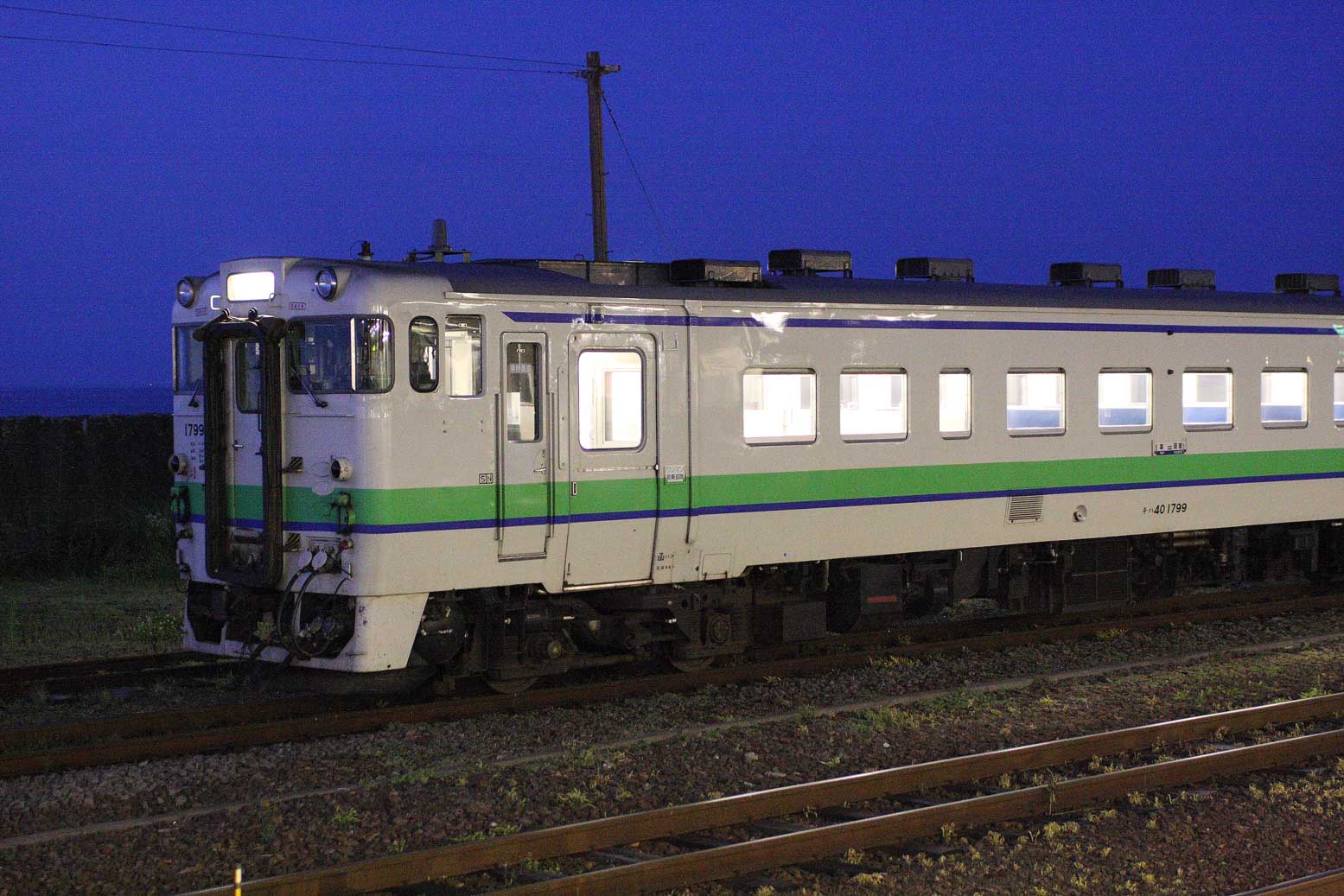 室蘭本線森駅　キハ40系普通列車