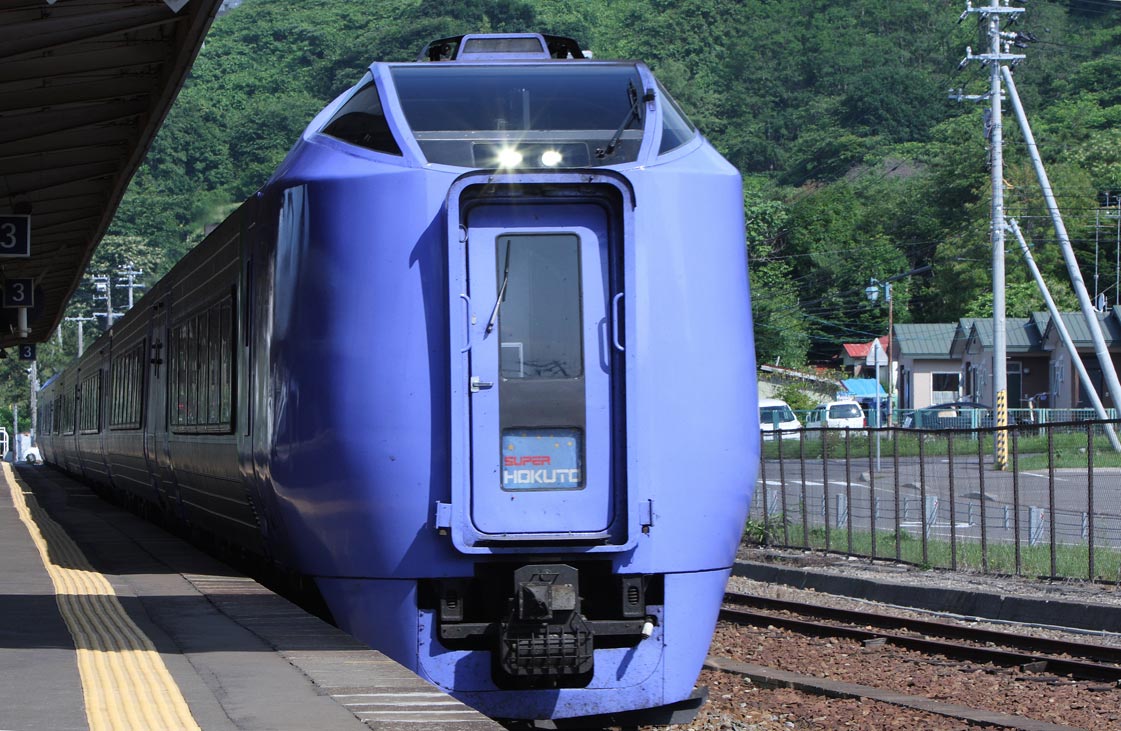 室蘭本線洞爺駅　キハ281系特急「スーパー北斗」