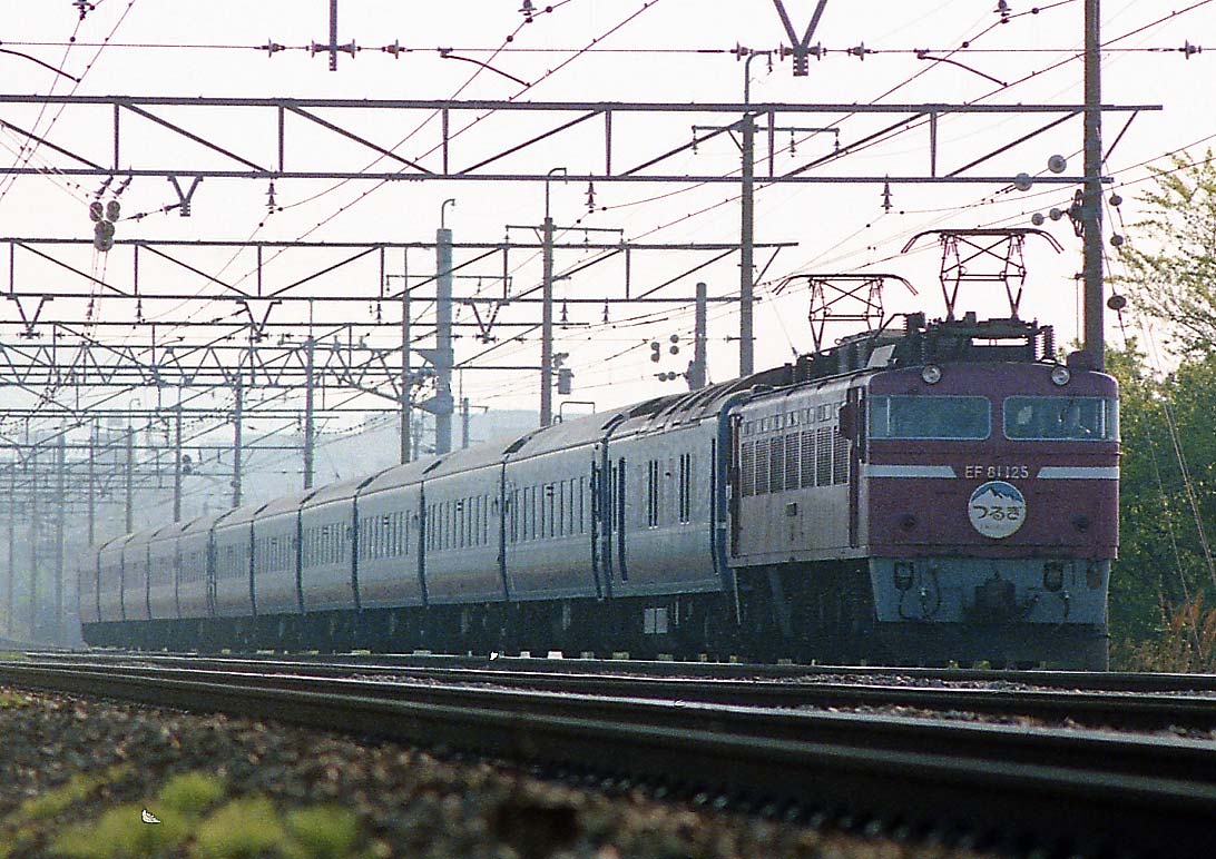 東海道本線高槻－摂津富田　EF81系牽引寝台特急「つるぎ」