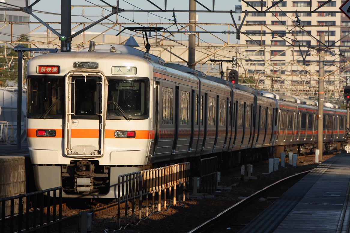 東海道本線大府駅　313系新快速列車