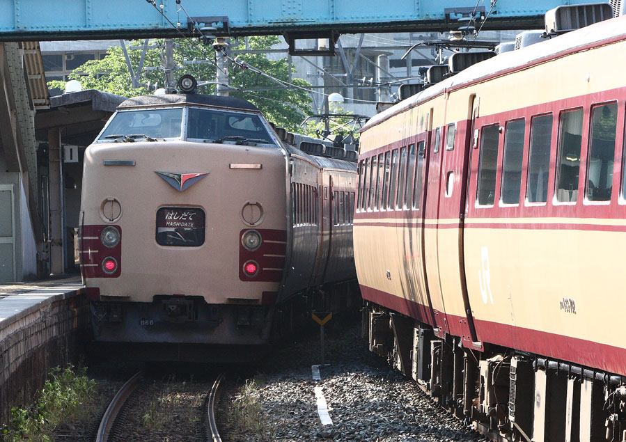 山陰本線和知駅　183系特急「はしだて」