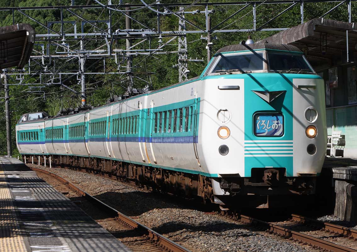 紀勢本線山中渓駅　381系特急「くろしお」