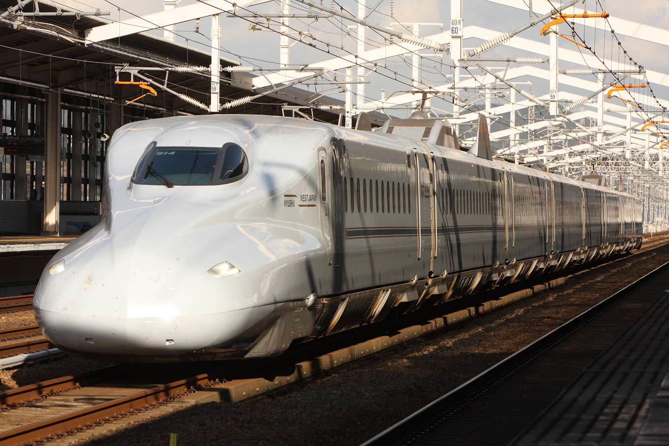 山陽新幹線姫路駅　N700系7000番台新幹線「さくら」