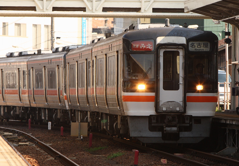 参宮線伊勢市駅入線　キハ75系快速「みえ」