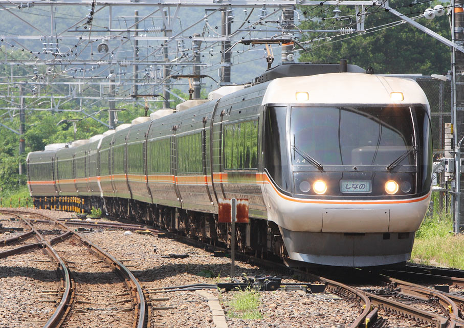 中央本線木曽福島駅入線　383系特急「（ワイドビュー）しなの