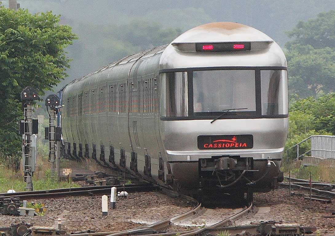 函館本線森駅発車　E26系客車 寝台特急「カシオペア」