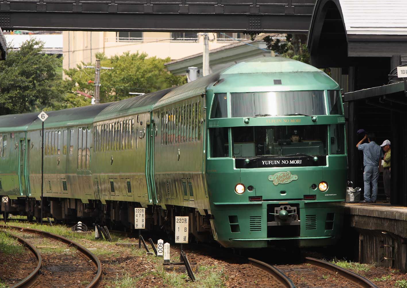 久大本線由布院駅入線　キハ72系特急「ゆふいんの森」