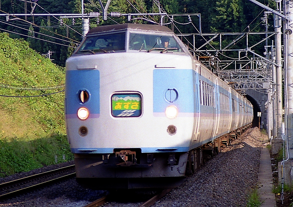 中央本線穴山駅入線　183系特急「あずさ」