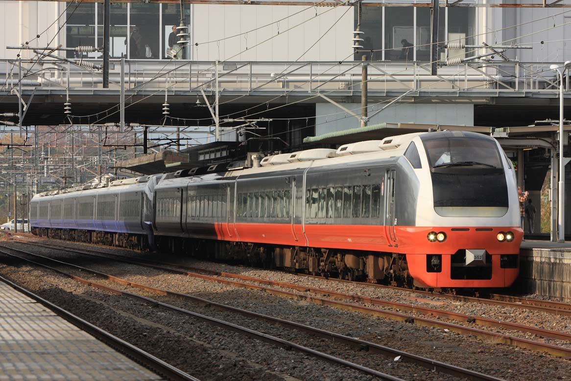 常磐線友部駅　E653系特急「フレッシュひたち」